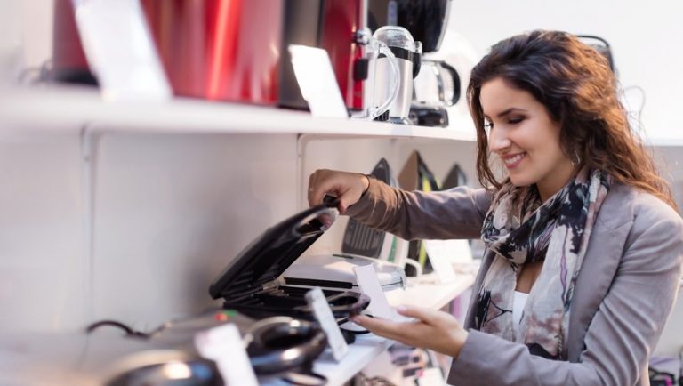 La consommation des ménages français baisse de 0,4%