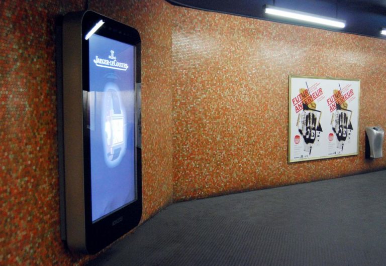 Ecrans vidéo de publicité dans les lieux du publics : nouvelles règles