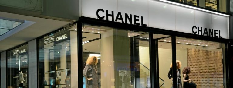 Chanel a frôlé les 11 mds EUR de ventes en 2019, en hausse de 13% sur un an