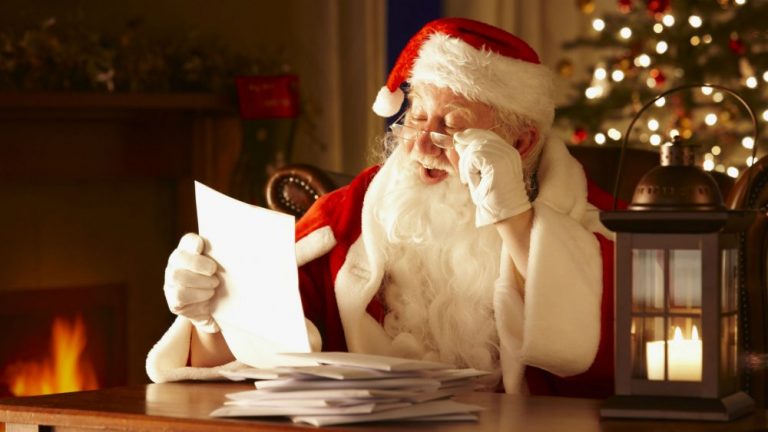 Le Père Noël ouvre son compte Whatsapp