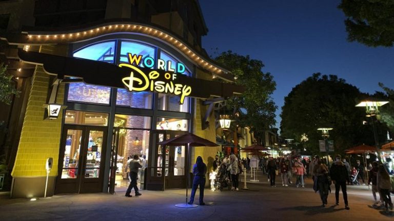 Disney va fermer au moins 60 magasins en Amérique du Nord en 2021