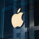 Apple : John Ternus succède à Tim Cook avec le défi de l’IA