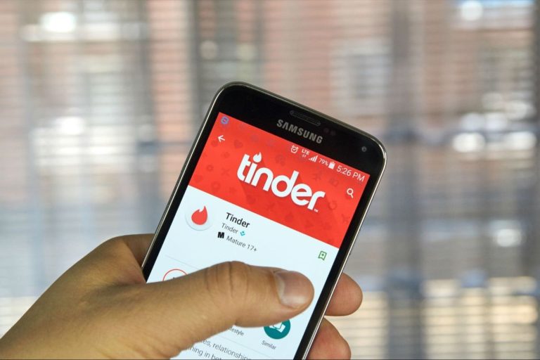 Tinder lance un espace dédié pour les amoureux des chiens