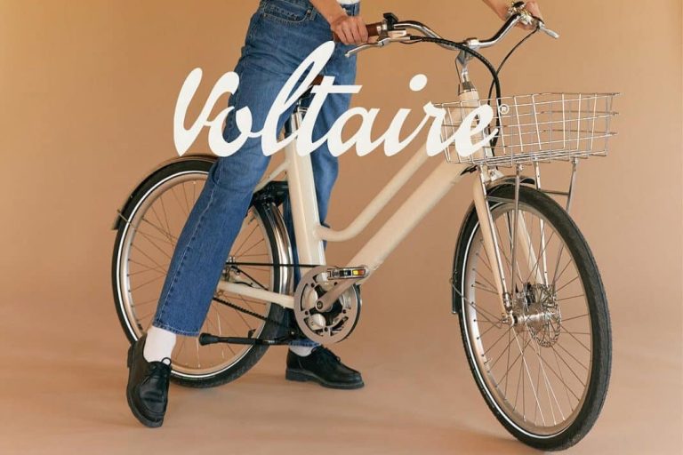 Les vélos Voltaire s’affichent avec Joia (Rosa Paris)