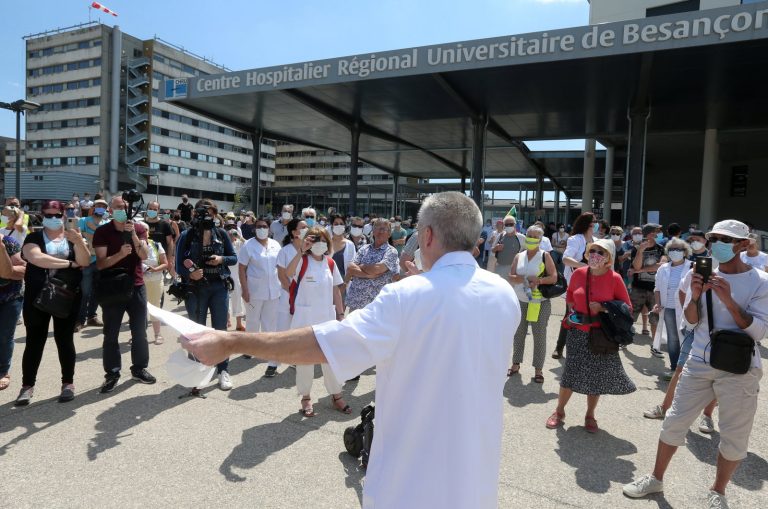Le Centre Hospitalier Universitaire de Besançon recherche ses blouses blanches