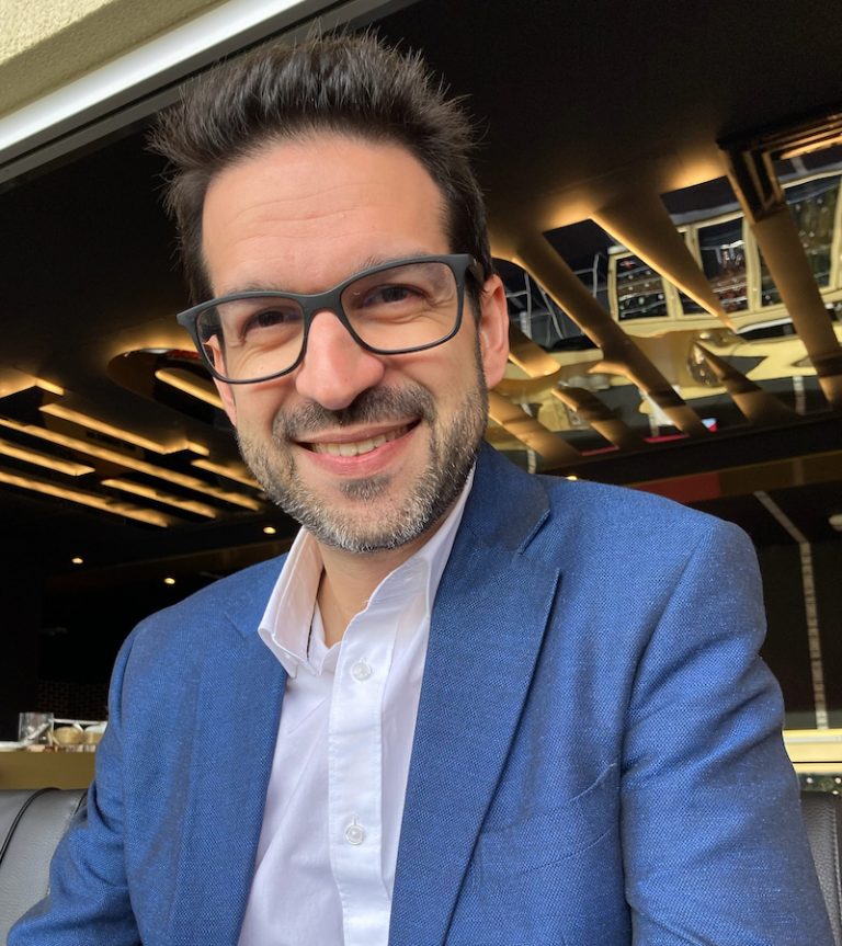 R. KUMAR (Clairefontaine) : « Clairefontaine est proche de ses clients, au contact, et ne jure pas que par le 100% numérique »