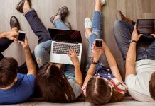 Les Français adoptent les nouvelles technologies mais sont de plus en plus écolos