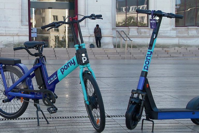 Pony lève 23 millions d’euros pour tripler sa flotte de vélos et trottinettes en France et en Belgique