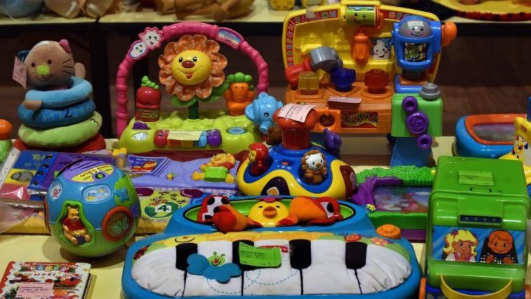 Jouets d’occasion, réparation et location : vers une révolution dans l’industrie du jouet