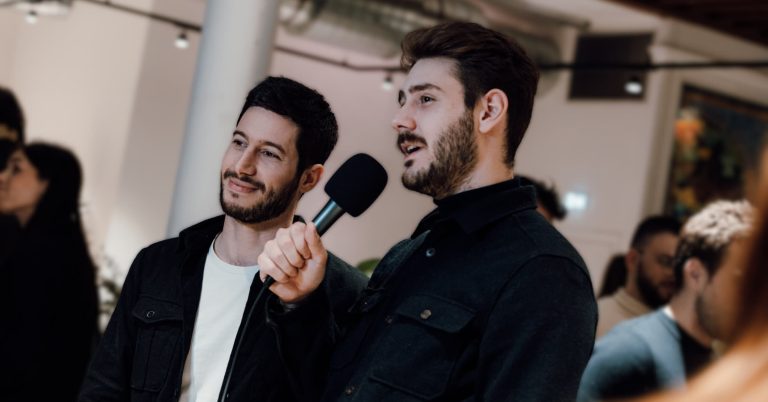 Laurent Garrouste et Valentin Richardot (J’ai un pote dans la com) élus Entrepreneurs Média de l’Année 2024 