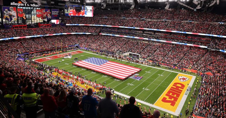 Super Bowl : audience record de 127,7 millions de téléspectateurs américains