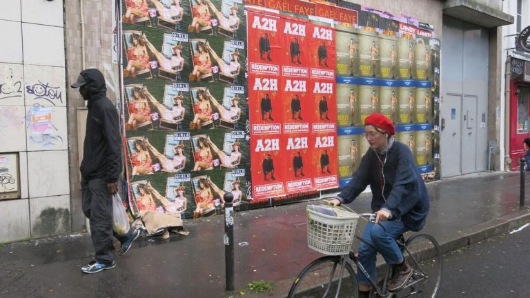 Paris inflige 4,5 millions d’€ d’amendes pour affichage sauvage, Nike et Burberry épinglés