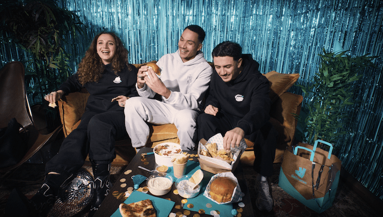 Deliveroo célèbre 10 ans en France avec une collection de merchandising