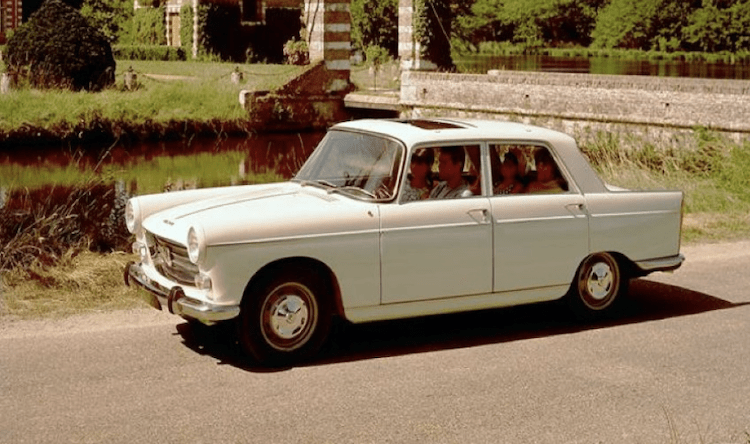 PEUGEOT annonce un partenariat stratégique et exclusif avec PATHÉ