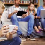 Les 11-14 ans passent 1h47 en moyenne sur les réseaux sociaux et messageries