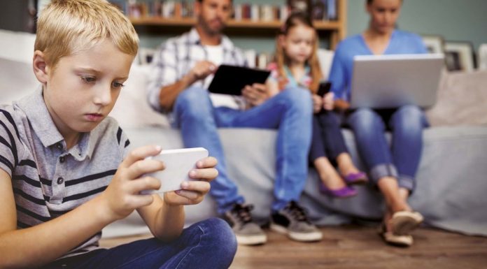 Les 11-14 ans passent 1h47 en moyenne sur les réseaux sociaux et messageries