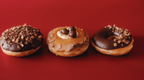 Krispy Kreme dévoile de nouveaux doughnuts en collaboration avec KitKat