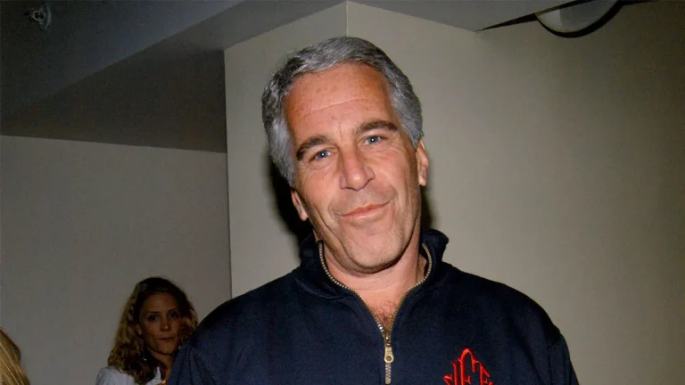 Vinted et eBay retirent des sweats liés à Jeffrey Epstein après une polémique