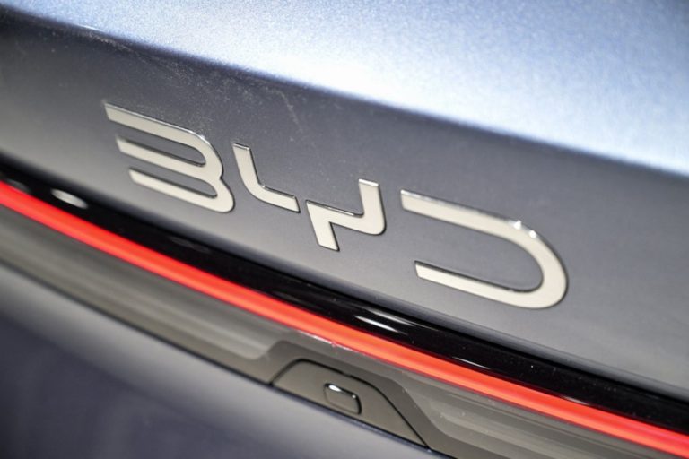 BYD lance sa marque de luxe Denza en Europe et accélère son offensive en Europe
