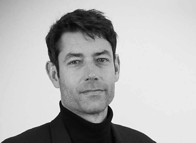 Simon LOUSSOUARN (Antidox) : «LinkedIn est un levier puissant pour transformer une stratégie d&rsquo;entreprise en un récit partagé et mémorable»