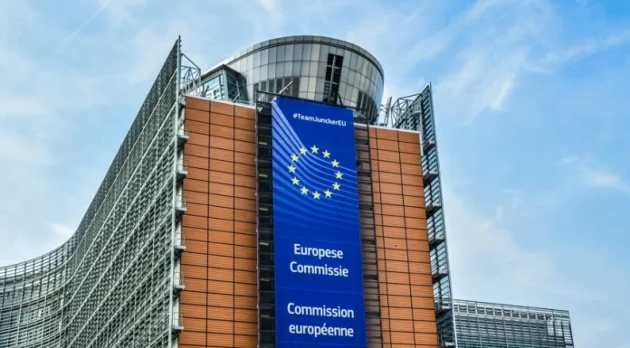 Les chaînes saisissent Bruxelles pour ouvrir la publicité TV à la grande distribution