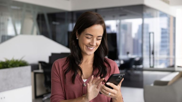 Les banques misent sur les influenceurs pour conquérir les 18-35 ans
