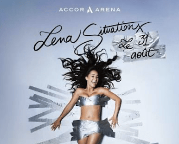 Léna Situations : 20.000 fans à Bercy pour tourner la page de ses vlogs